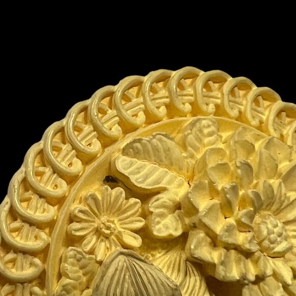 Vintage Celluloid Plastic Clip Earrings Yellow Floral Bouquet Button - Picture 8 of 9